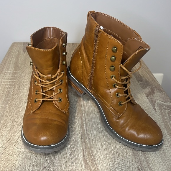 Sonoma Goods For Life® Waterbury Casual Lace Up Women's Boots size 8 Tan - Picture 3 of 8